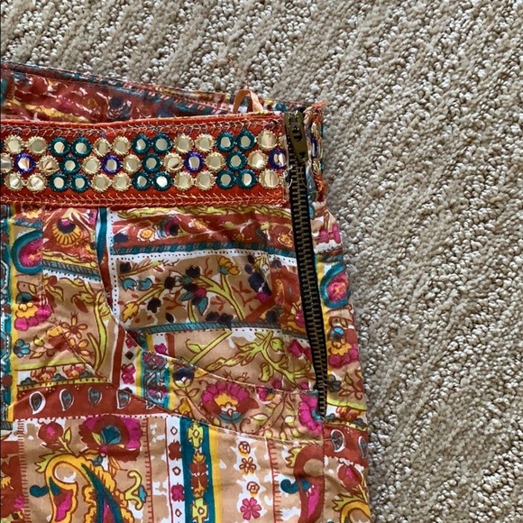 Angie Fun Shorts Size M - Picture 3 of 4